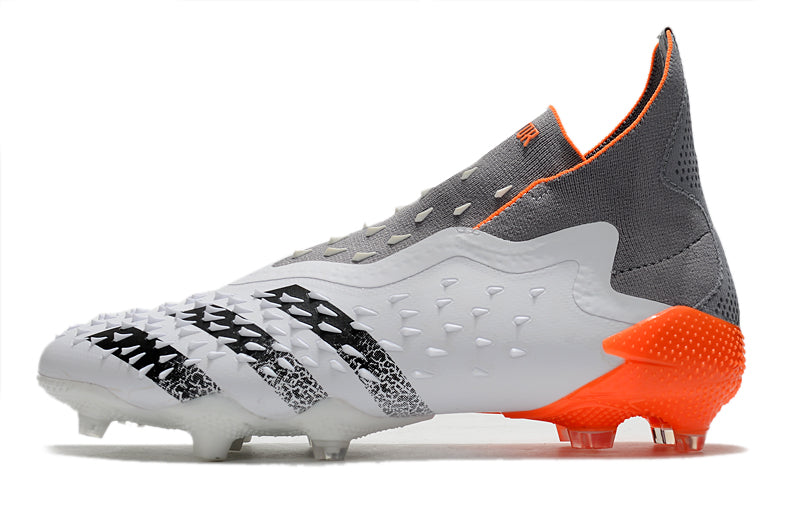 Chuteira Campo Adidas Predator Freak+  Branco/Laranja